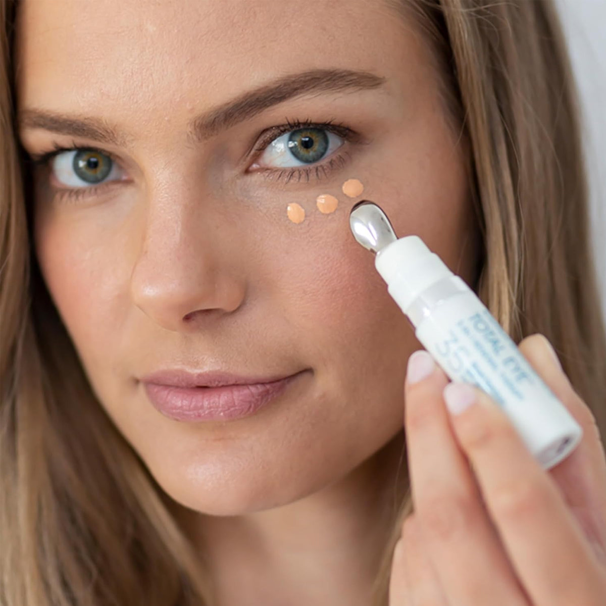 COLORESCIENCE SUNFORGETTABLE TOTAL EYE 3-IN-1 RENEWAL THERAPY SPF35+ 7ML