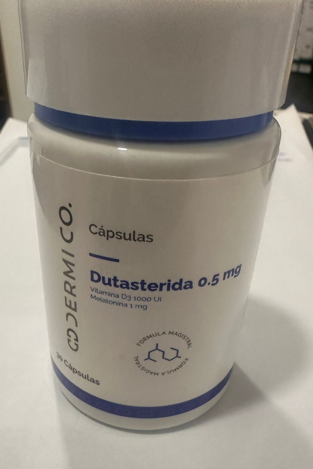 DERMICO CAPSULAS Dutasteride Melatonina, Vitamina D3 1000 UI al 0.05% sin biotina 30 CAPSULAS